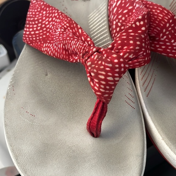 Cloudstepper Clarks Red Flip Flop Sandal Size 9 - Picture 3 of 6